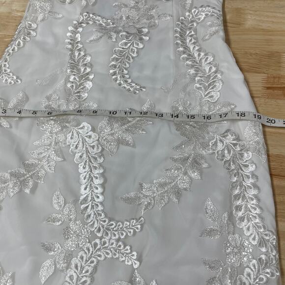 Elliatt NWT Paulette Sleeveless Chiffon Overlay Dress Ivory Size L Embroidered - Picture 9 of 11